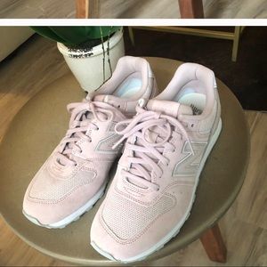 Brand New New Balance 696 trainers